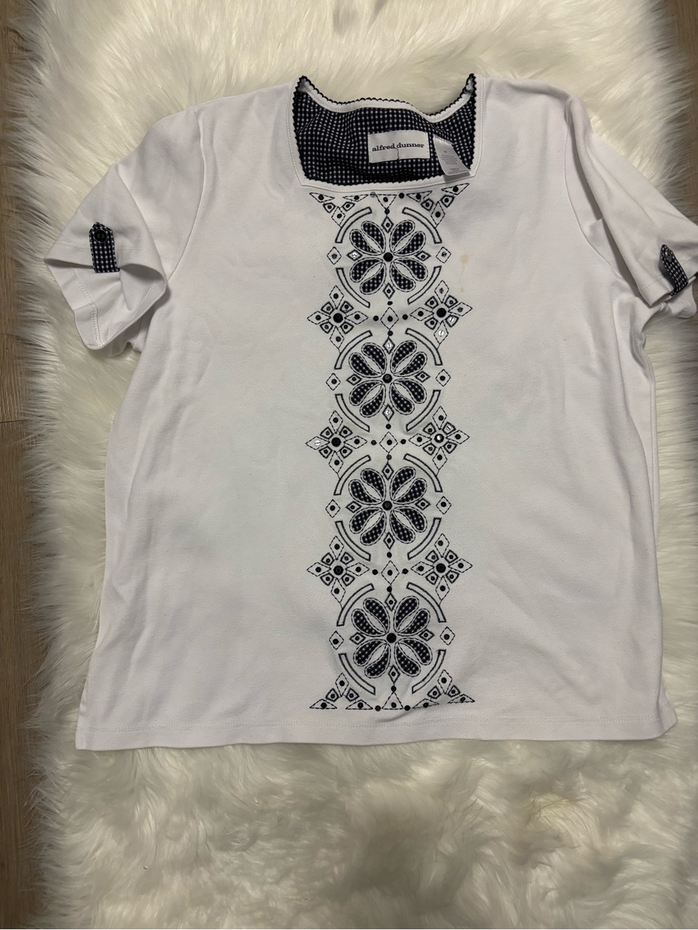 Alfred Dunner White Top with Navy Gingham Trim and Embroidered Medallion - Picture 3 of 4